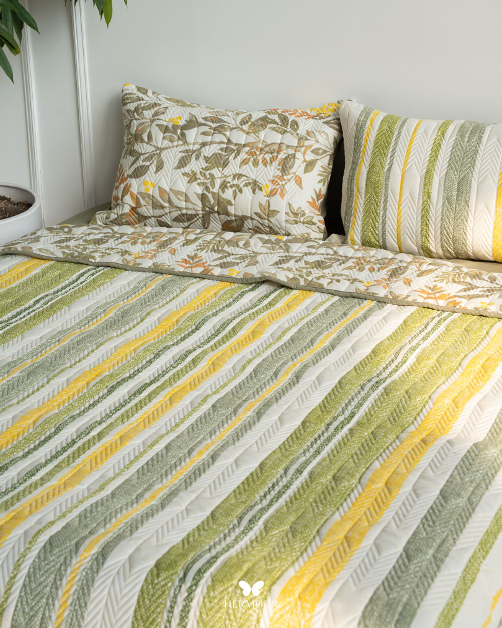 Комплект стеганного покрывала и 2 наволочек Kaj Double-Side Yellow Hermodr 130220319 Иран