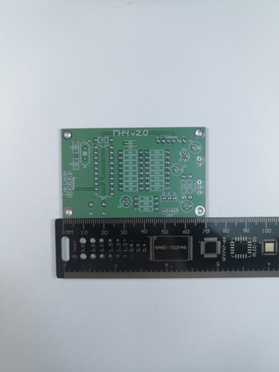 Печатная плата цифрового генератора низкой частоты с ЖКИ TIC8148
