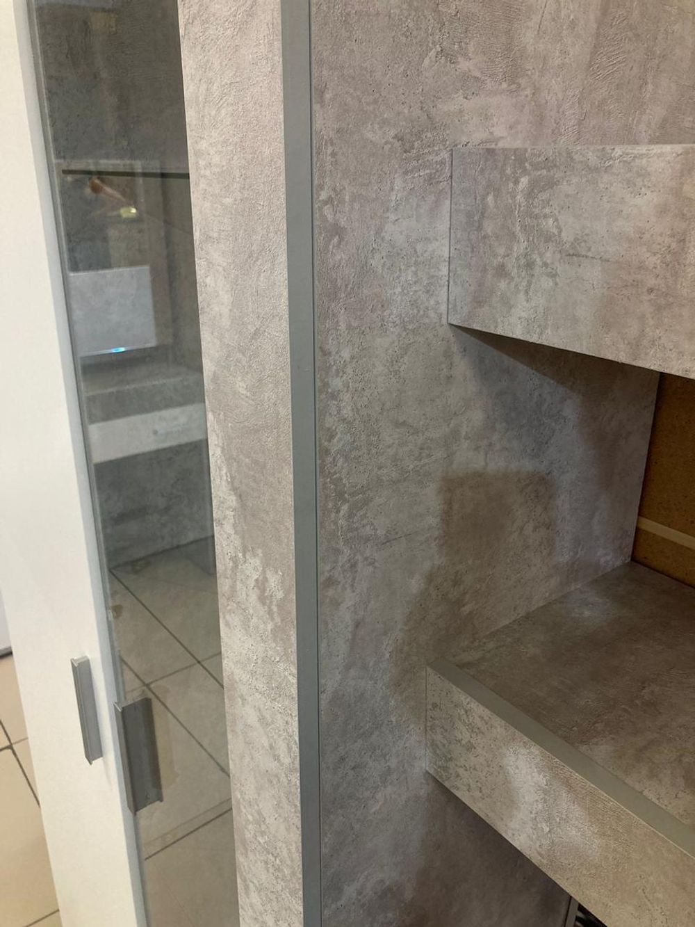 Секция центральная Инстайл ЦС-02 бетон/белый