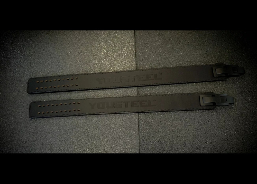 Пояс с карабином из кожи L