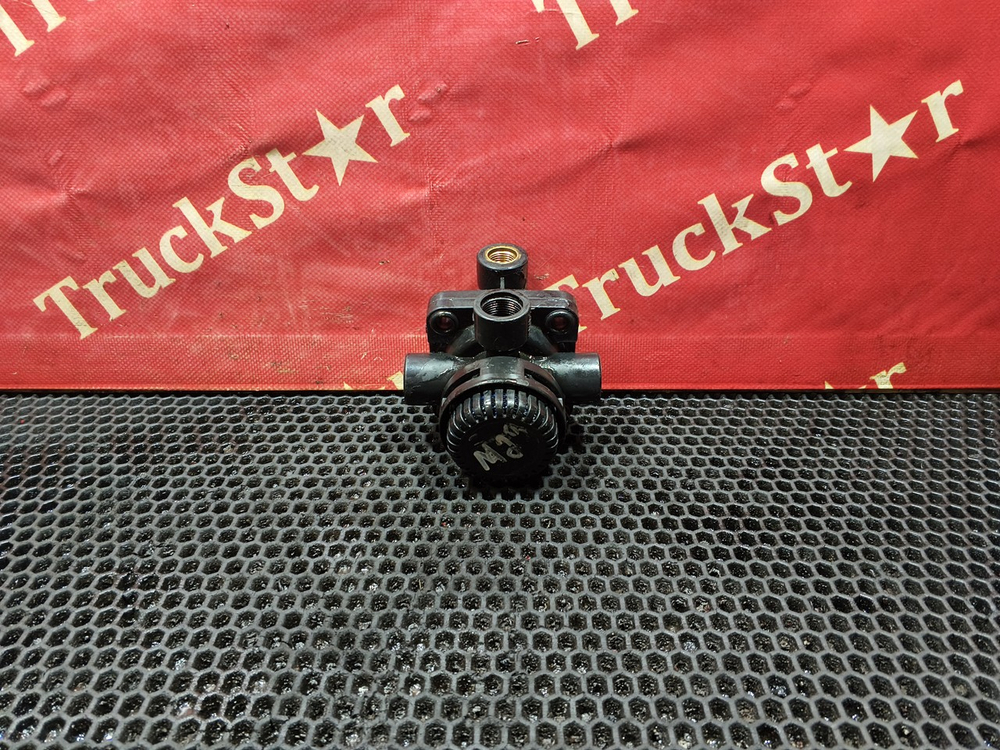 Клапан ускорительный