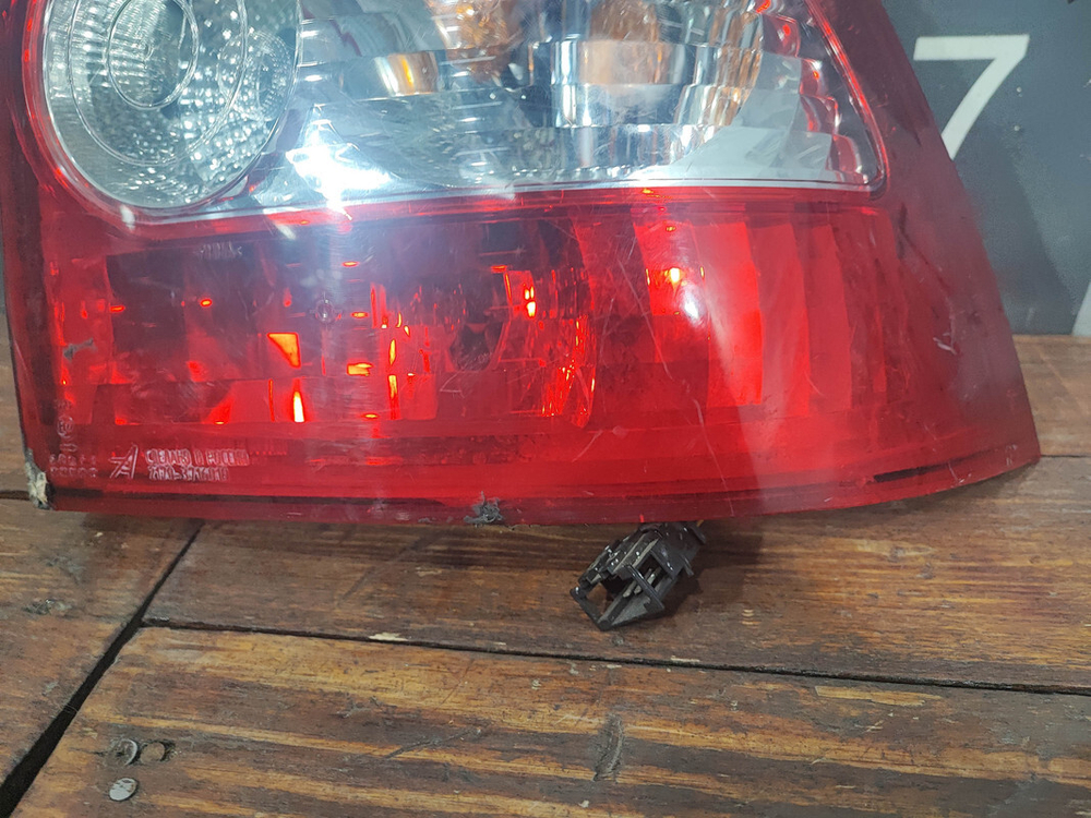 Фонарь задний правый LADA Priora 07-18 Б/У Оригинал 21703716040