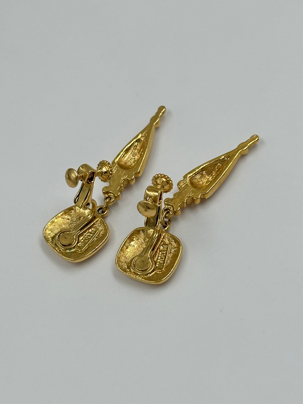 Клипсы Avon
