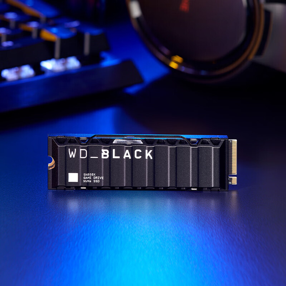 Твердотельный накопитель Western Digital WD SN850X 2ТБ M.2 с радиатором c RGB подсветкой