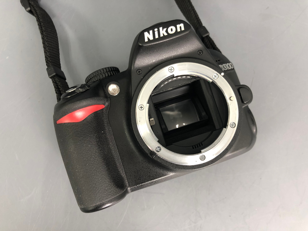 Nikon D3100 kit 18-55mm 13.000 кадров