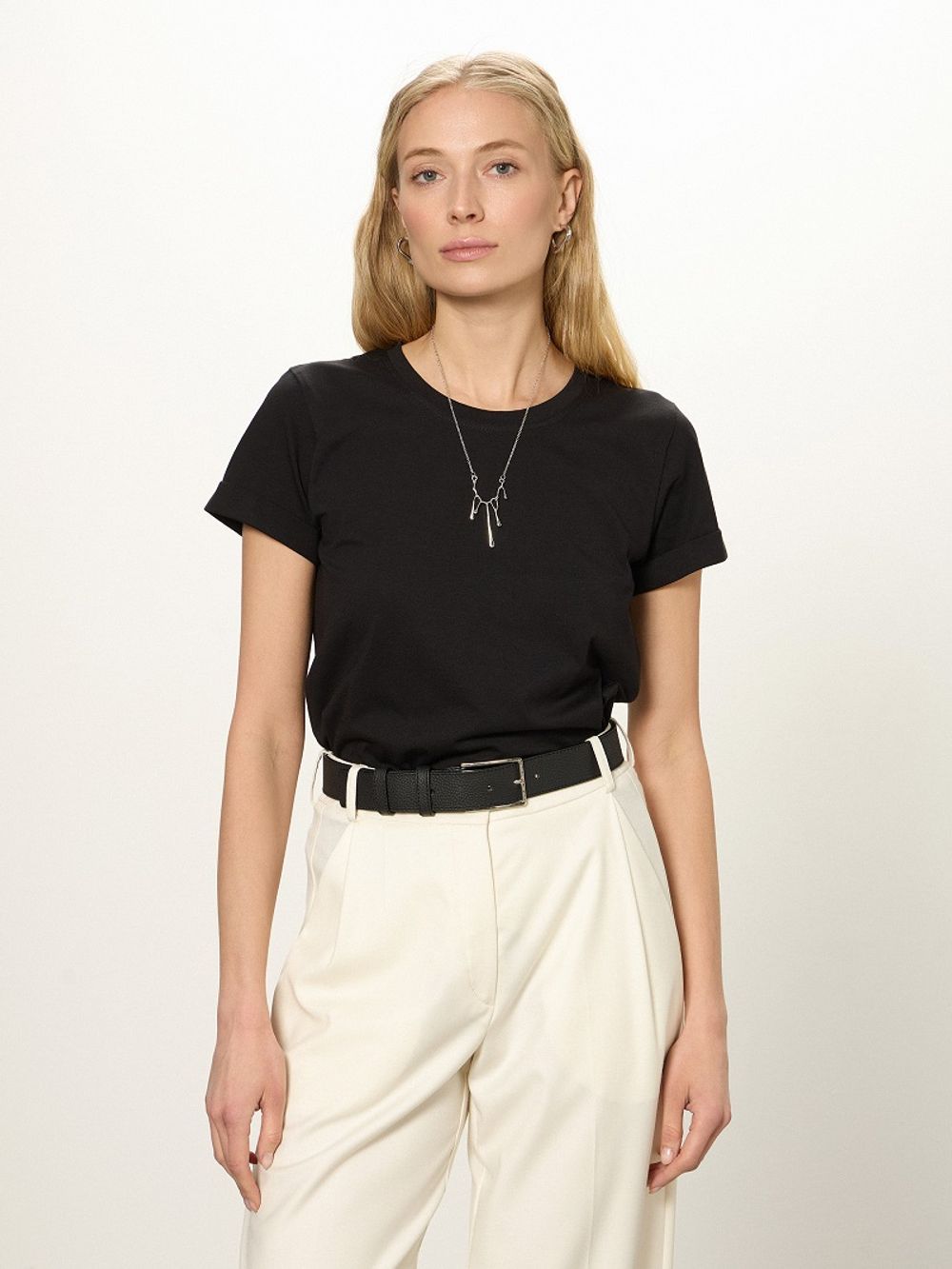 Футболка прямая черная