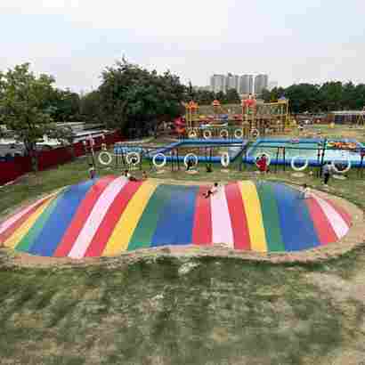 Надувная подушка «Цветная полянка» для установки в грунт, 17×10×2 м