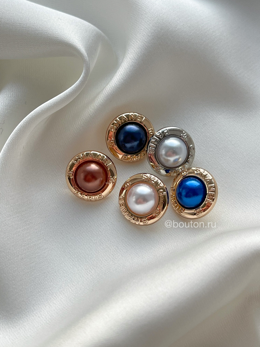 Пуговицы Шан. Синий василёк золото жемчуг 13 мм