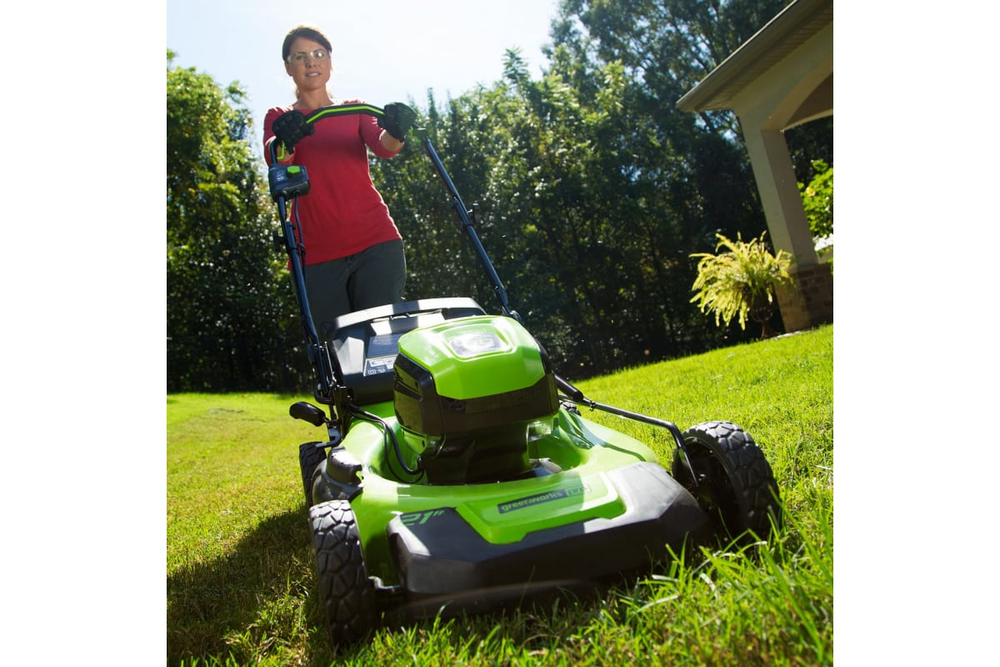 Аккумуляторная газонокосилка Greenworks GD60LM46HPK4 60V