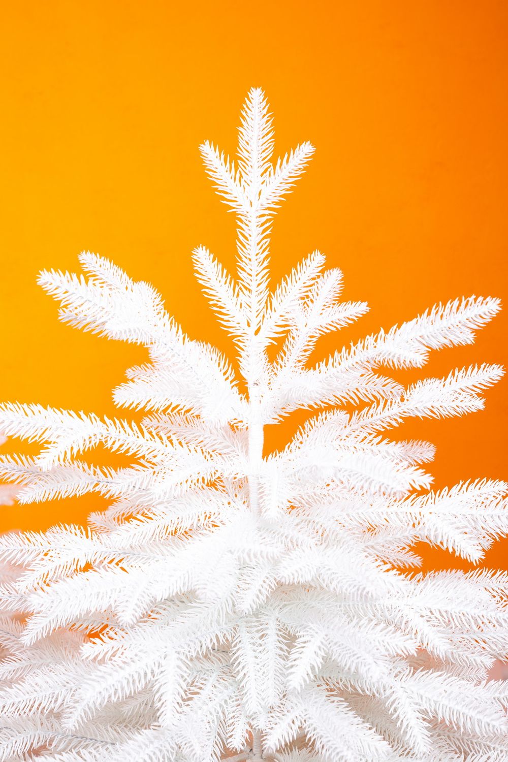 Искусственная ель «Изумрудная Белая» (Литая хвоя) 230 см / 2,3 м