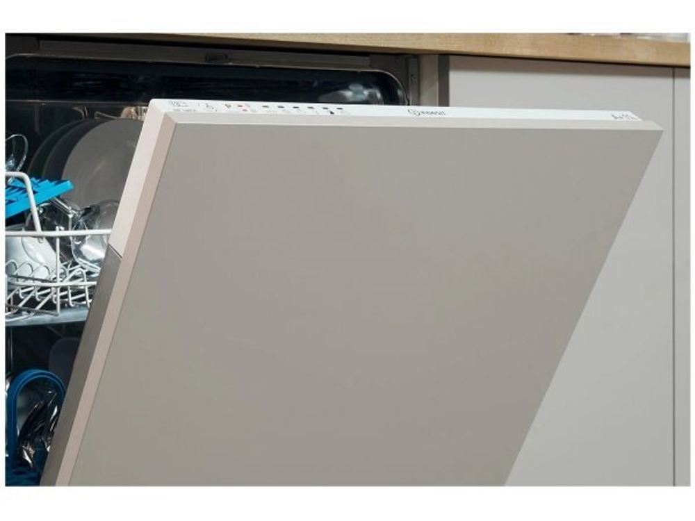 Встраиваемая посудомоечная машина Indesit DIE 2B19 A