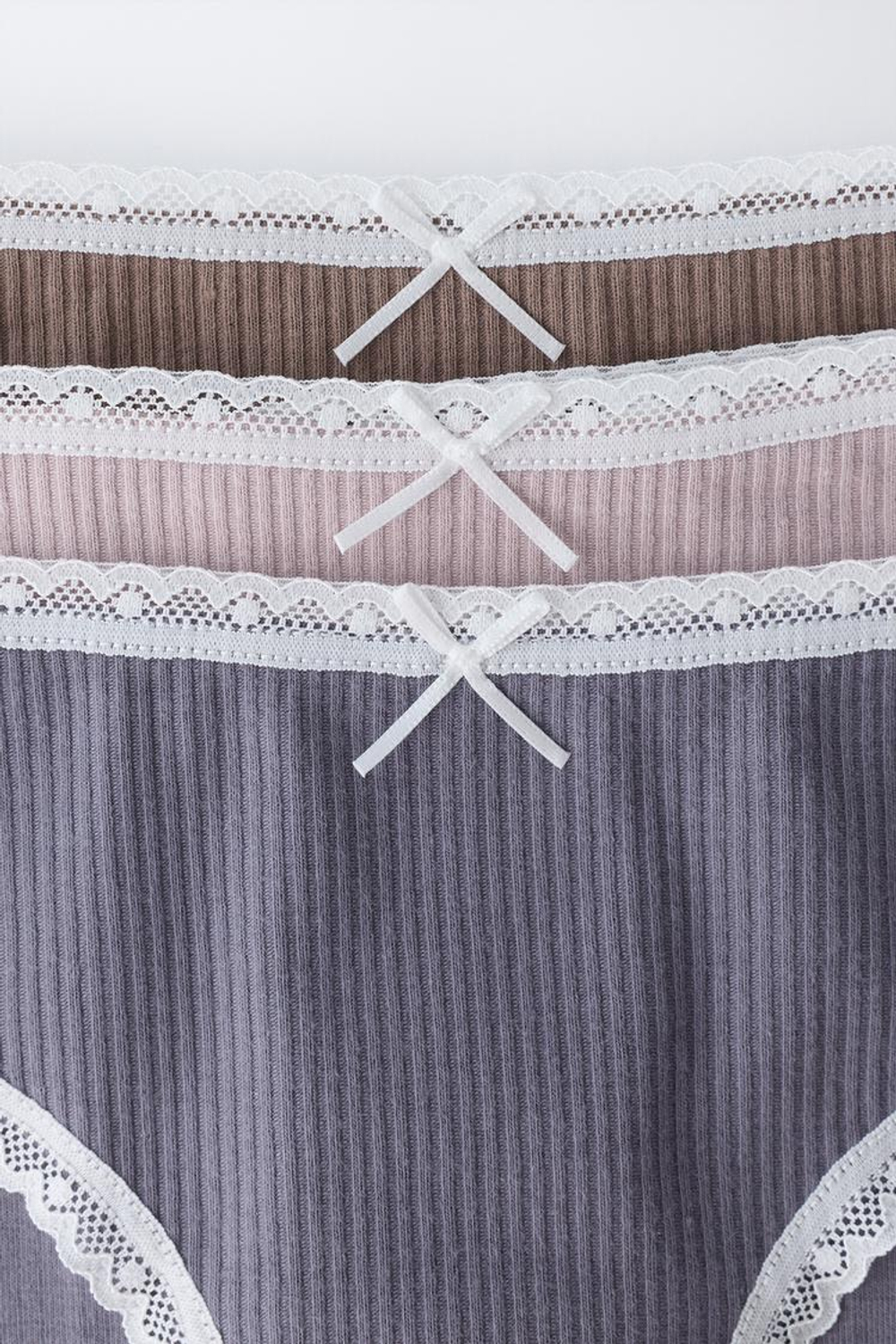 ZARA НАБОР ИЗ ТРЕХ ТРУСОВ С КРУЖЕВОМ, РАЗНОЦВЕТНЫЙ