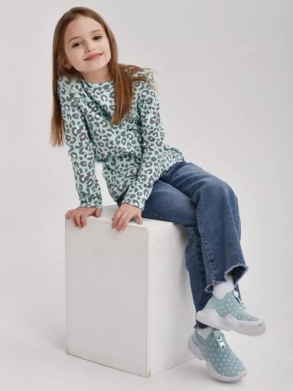 Лонгслив базовый для девочки с принтом