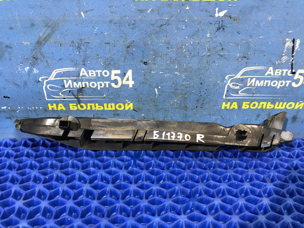Крепление бампера переднее правое MAZDA DEMIO 2002-2005