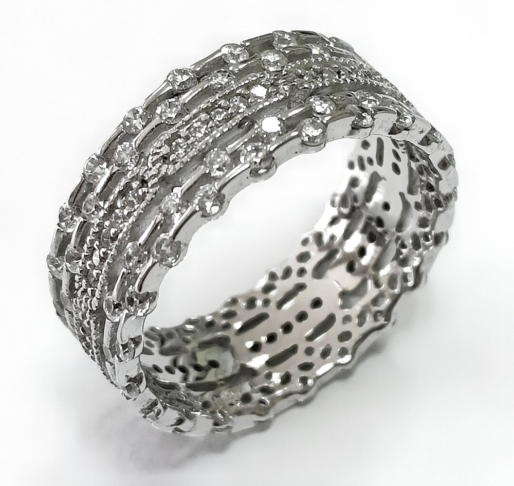 Ювелирное кольцо из серебра 925 пробы