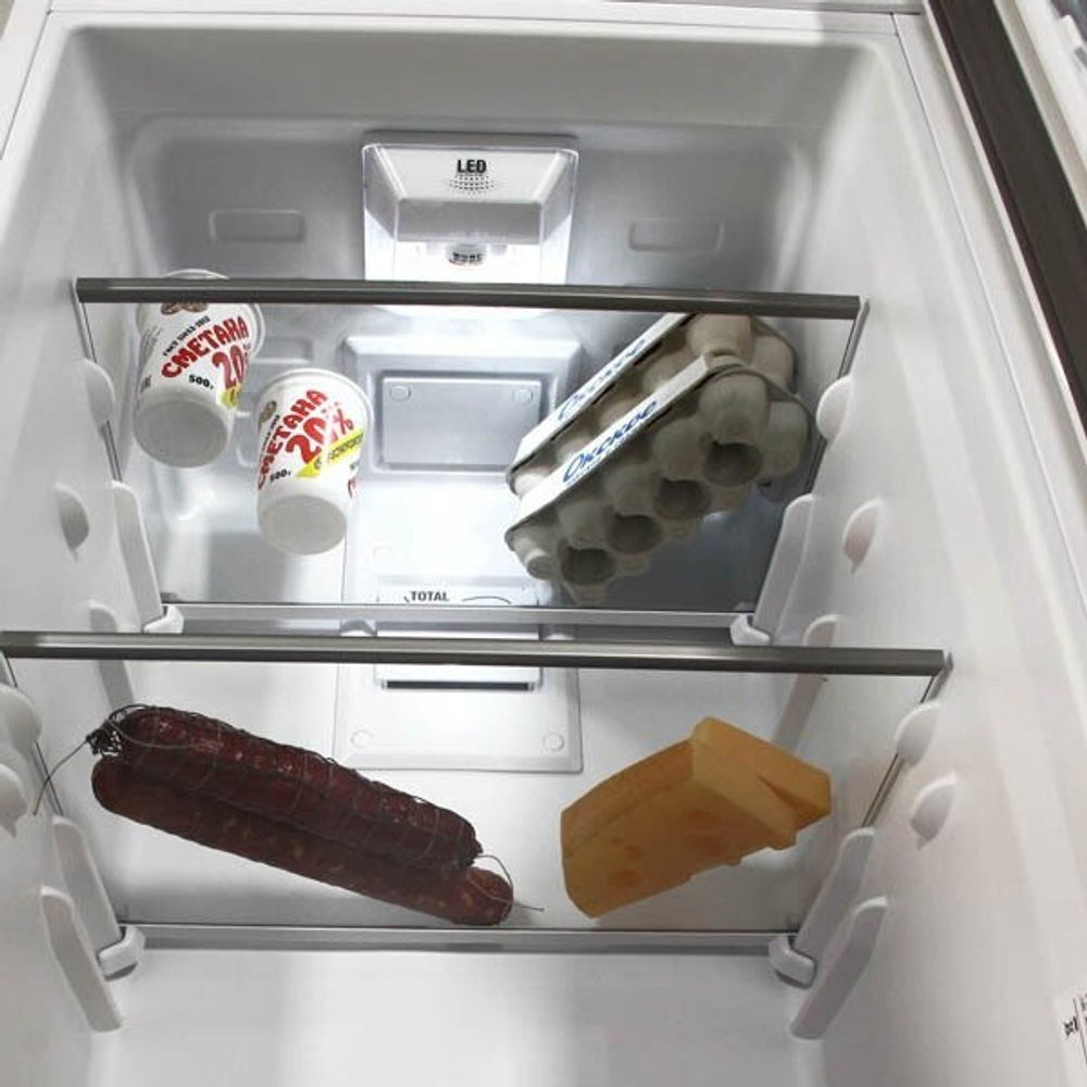 Холодильник Hotpoint-Ariston HFP 5200 W
