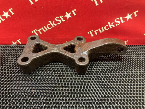 Кронштейн заднего амортизатора левый