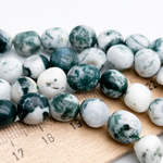 Моховый агат бусины (моховой), фриформ, размер около 9-10 мм, цена за 10 шт (1/4 нити)