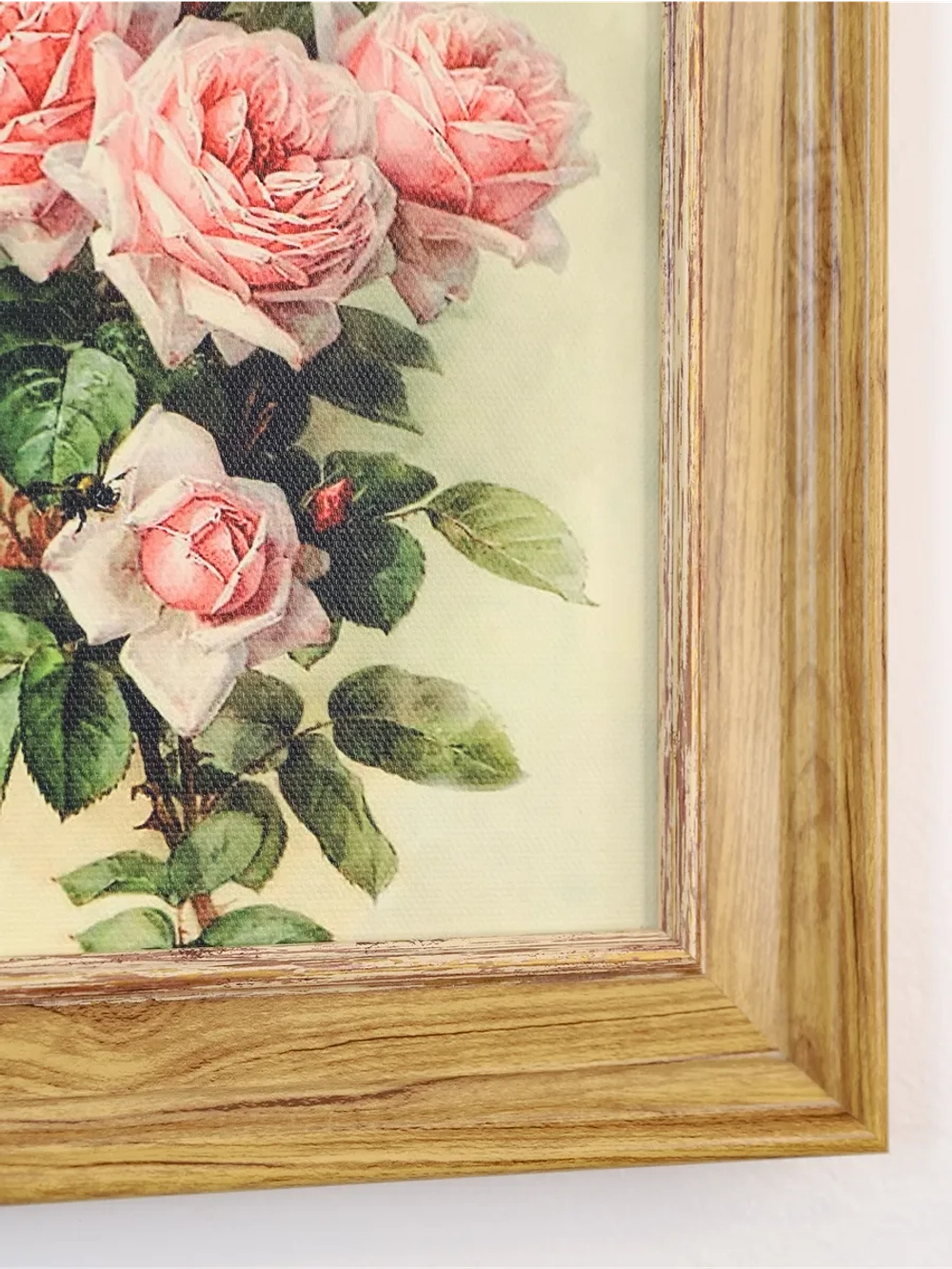 Картина настенная интерьерная в раме "под дерево" 26*26 см