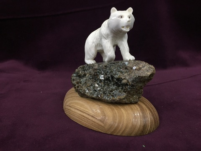 "Медведь на камне"