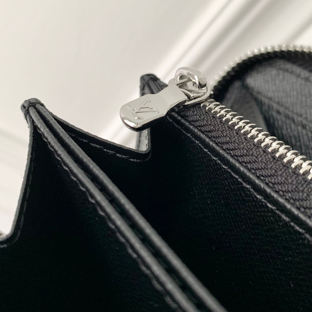 Louis Vuitton Zippy Wallet