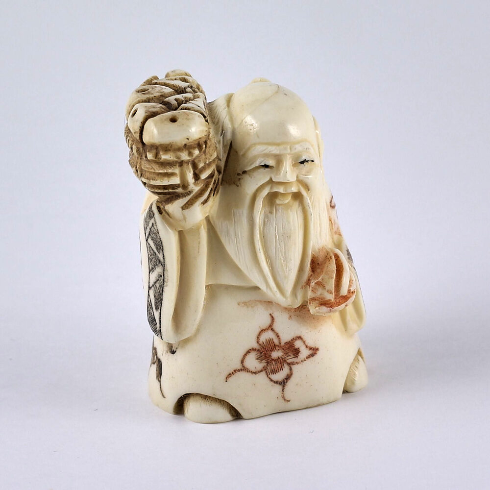 Нэцкэ Монах с персиком и корзиной на плече