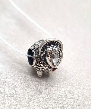 Бусина. Агнец.