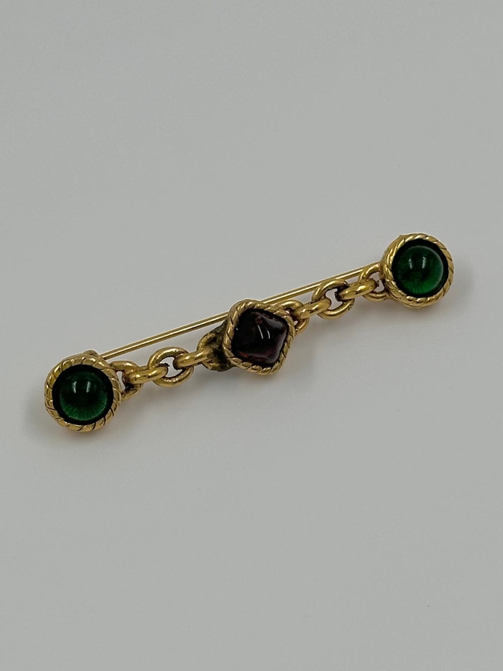 Брошь Chanel с вставкми Gripoix