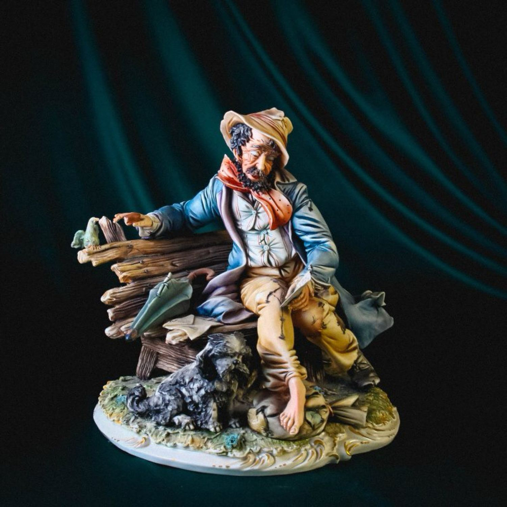 Винтаж: Фарфоровая мануфактура Capodimonte «Отдых на лавочке»