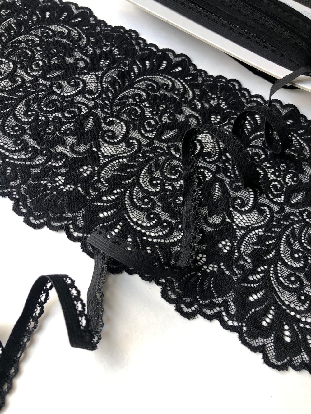 Резинка бельевая 12 мм с учетом фестона чёрная