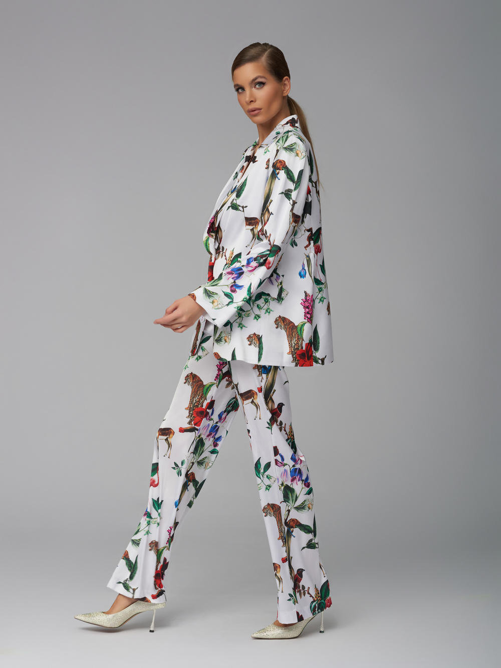 Белый пижамный костюм