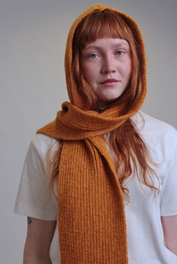 Шарф с капюшоном из шерсти оранжевый
