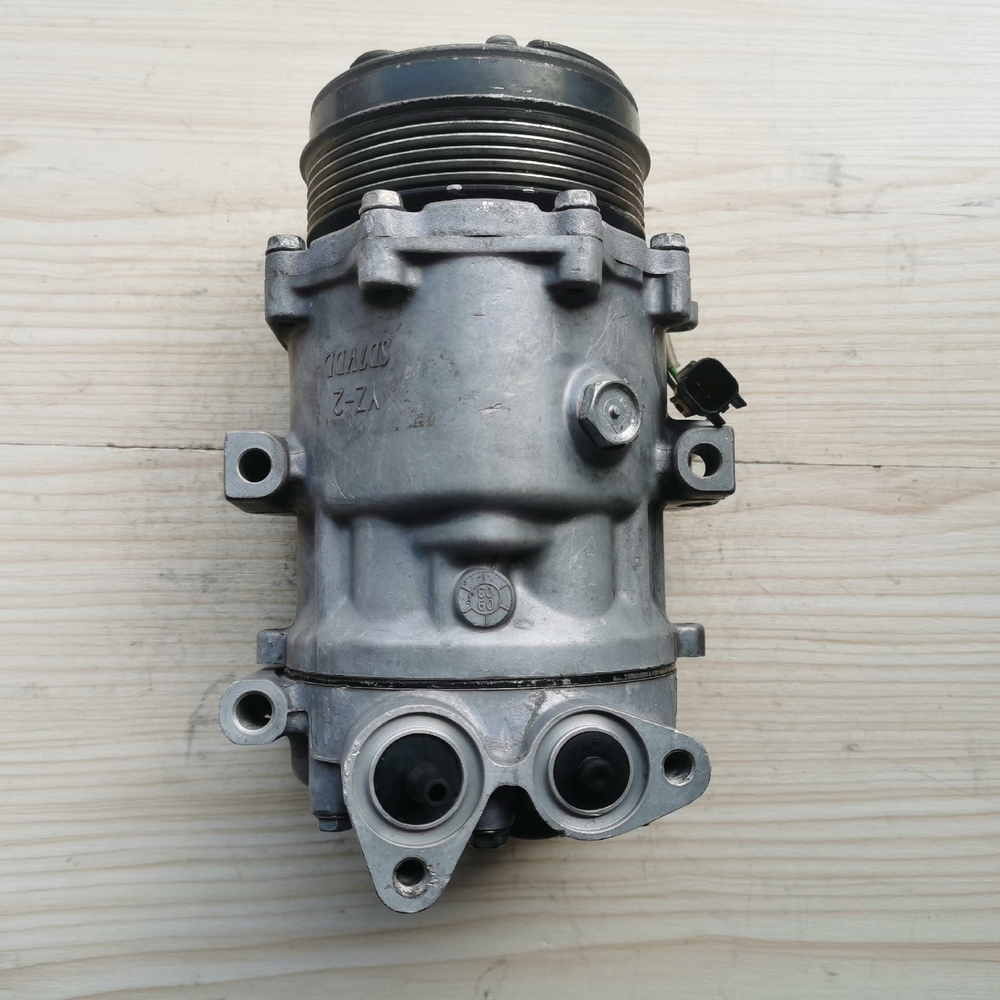 Компрессор кондиционера Ford Mondeo 2.0/2.3, S-MAX 2.3