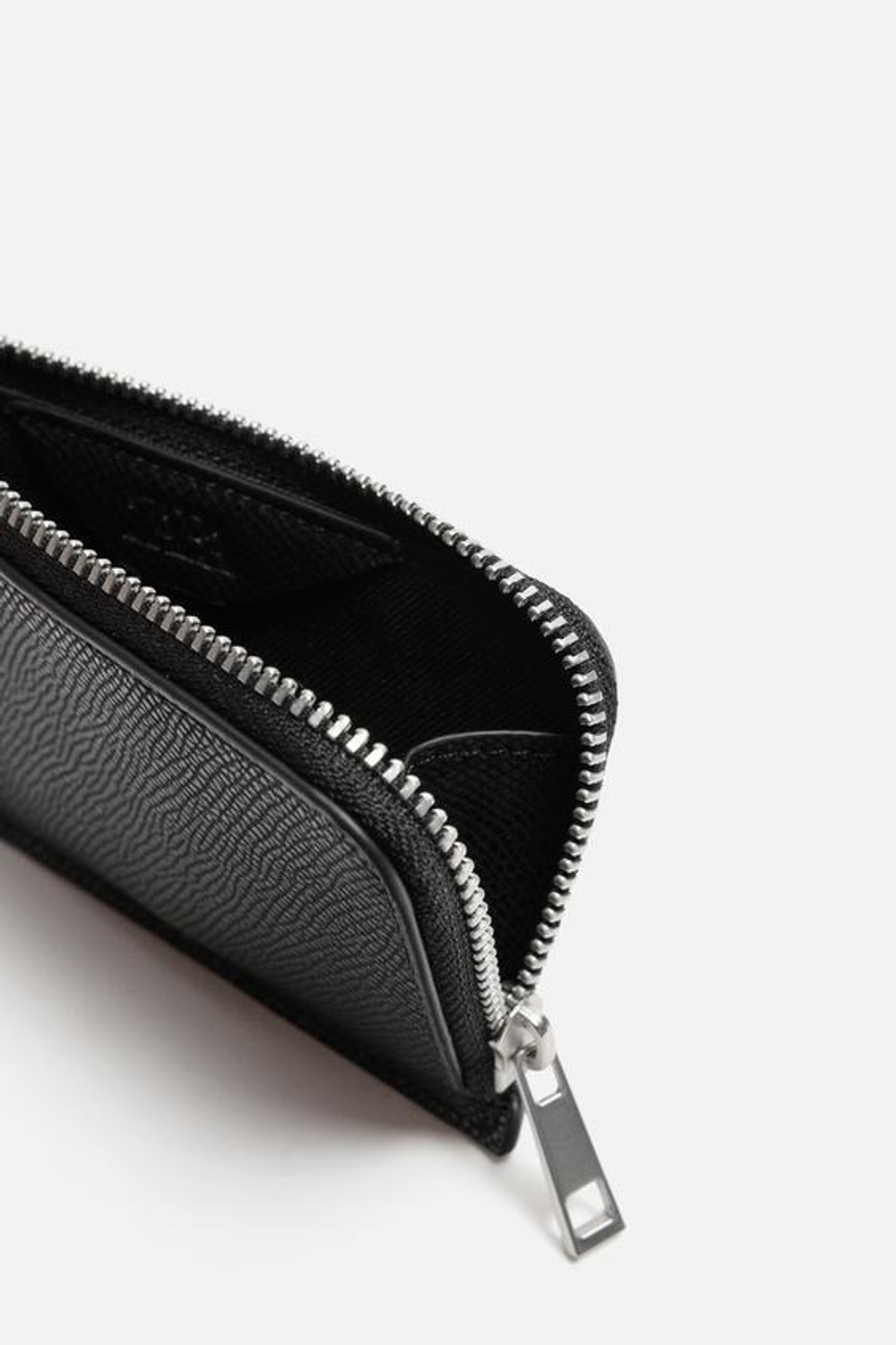 ZARA КОШЕЛЕК ДЛЯ КАРТ С ГРАВИРОВКОЙ, ЧЕРНЫЙ