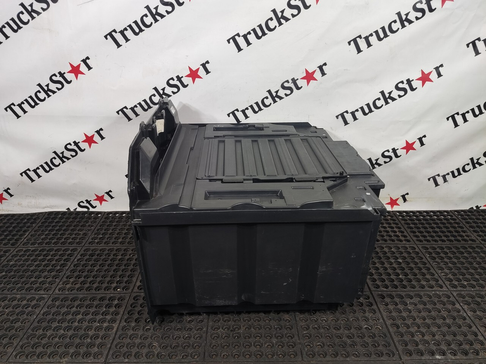 Ящик инструментальный правый 2023г