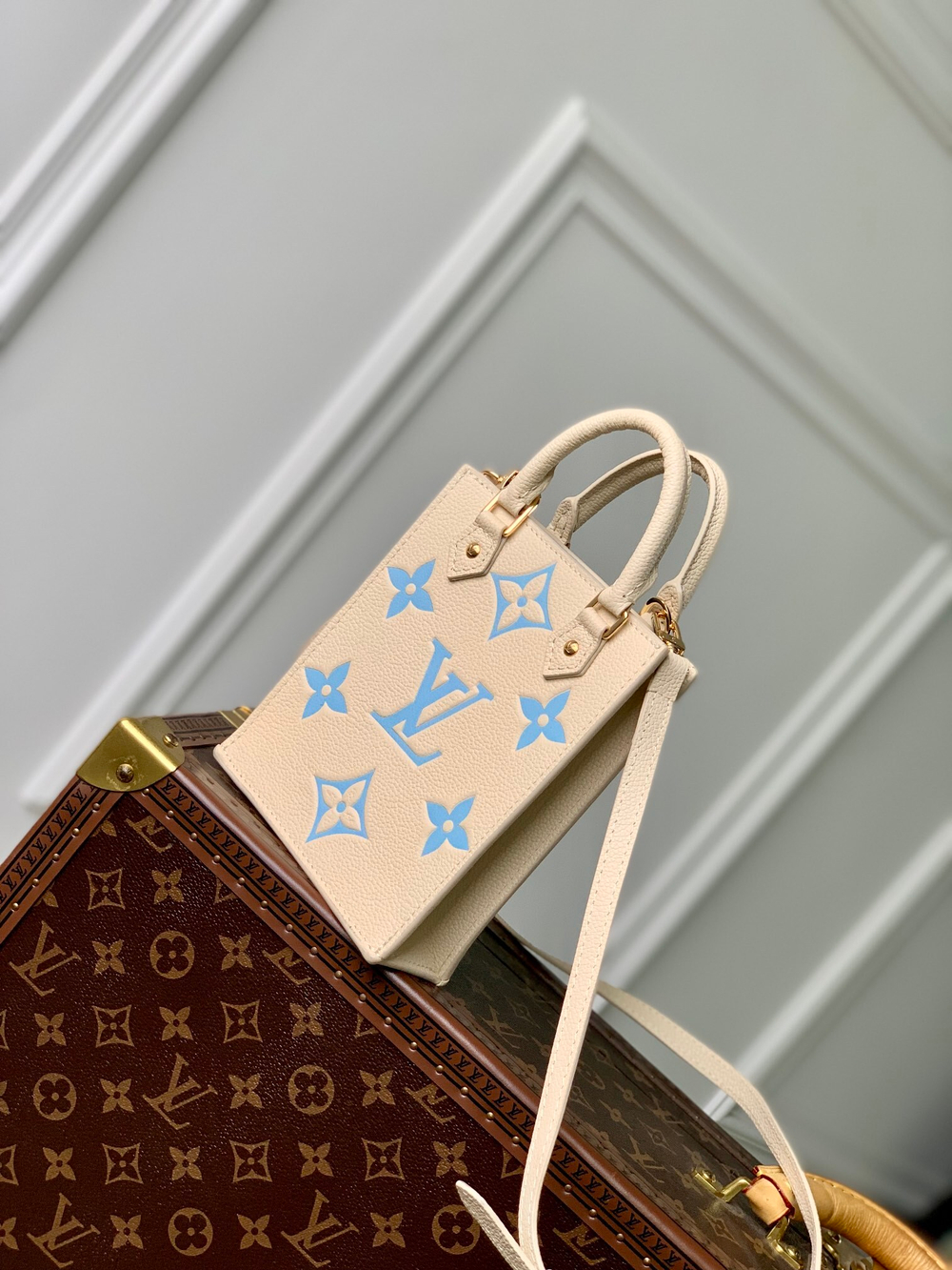 Louis Vuitton Petit Sac Plat