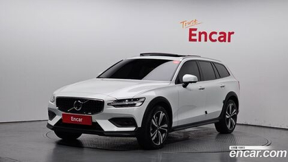Volvo V60 Cross Country 2 Generation T5 Pro AWD (03.2020)