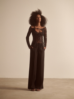 Топ из кружева с длинными рукавами