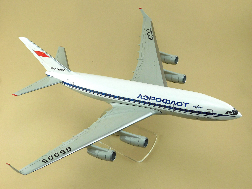 Модель самолета Ил-96-300 (М1:100, Аэрофлот СССР-96005)