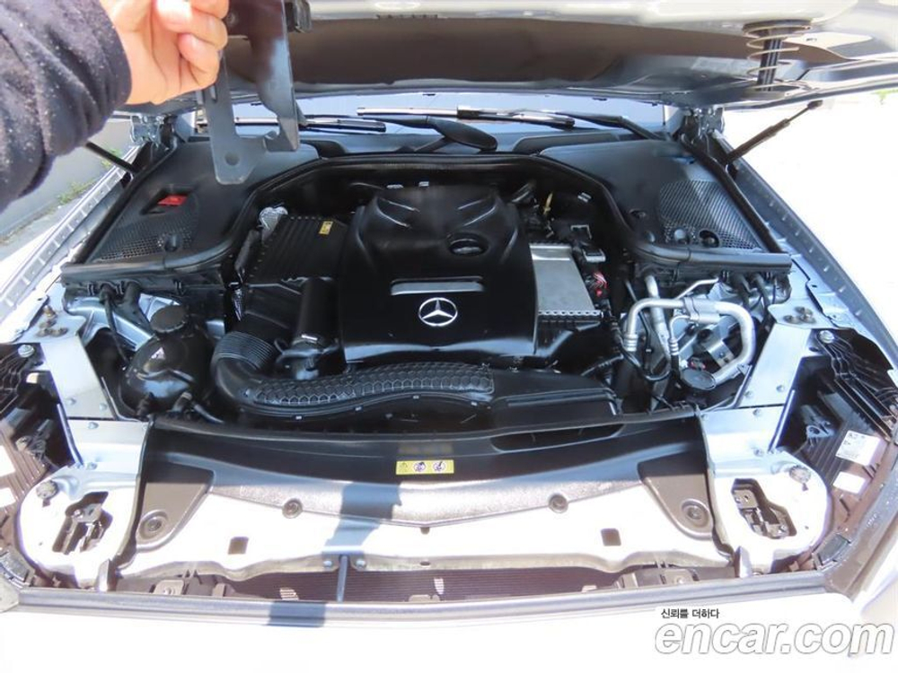 Mercedes-Benz E-Class W213 E250 Avangarde (09.2021)