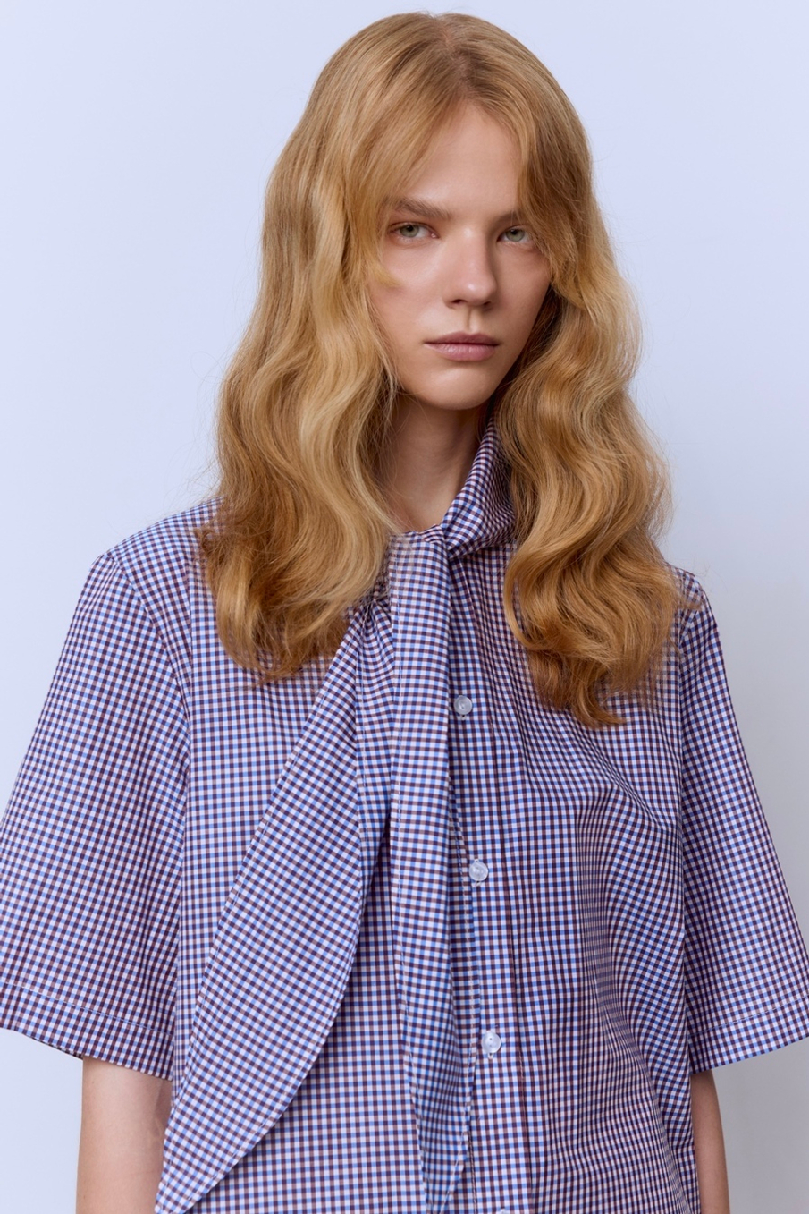 Рубашка виши с бантом и коротким рукавом