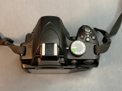 Nikon D3200 9.800 кадров