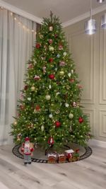 Елка с гирляндой встроенной «Юлия» (Литая хвоя) 150 см / 1,5 м