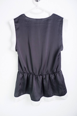 Топ Sisley с оборкой, маркировка М, визуально 46 размер