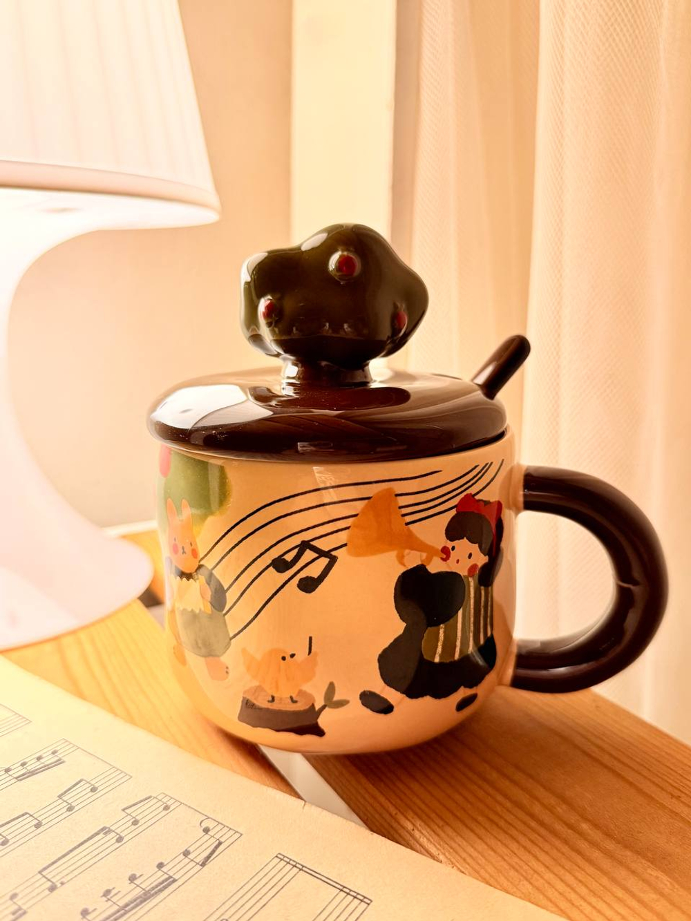 Кружка с крышкой и ложкой "Музыкальный лес"