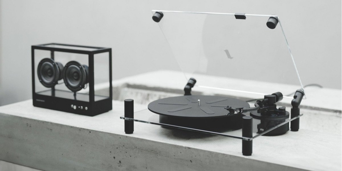 Комплект акустики с проигрывателем винила от Transparent