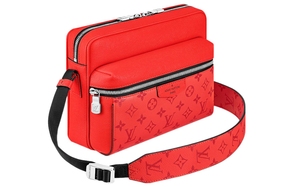 Lv Outdoor Messenger