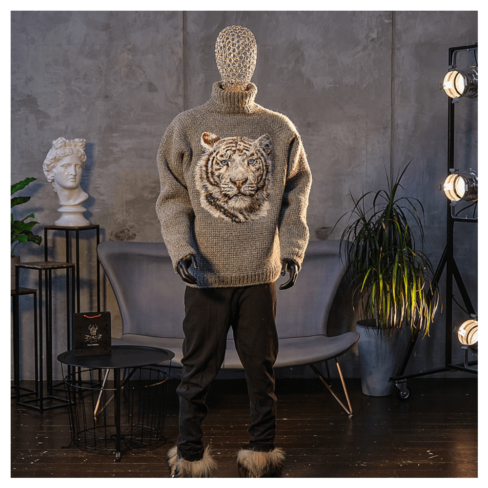 Шерстяной свитер «Сибирский душегрей» белый тигр