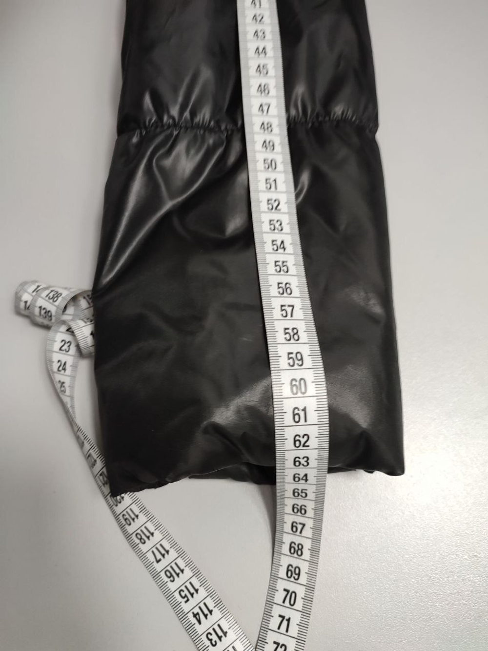 Пуховик JAP демисезонный черный 40 размер