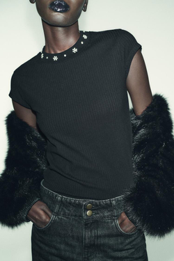 ZARA ФУТБОЛКА С КОРОТКИМИ РУКАВАМИ И БУСИНАМИ, ЧЕРНЫЙ